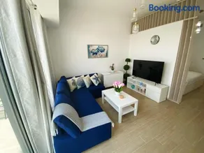 Yas Island Mayan 2 Junior 1 Bed Apartment with Private Beach Access by Central Stay - Image 1