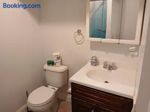 1BR Apartment - Unit B - With Parking and 10min Walk to NYC Train Station - Image 2