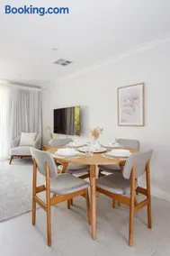 Maylands Riverside City Retreat - Image 5