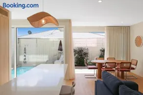 Avenue Pool House, 3 bedroom, Garage, Aircon, Pool - Image 2