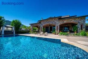 Incantevole appartamento con piscina privata, giardino e griglia - Image 1