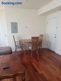 1 bedroom with free parking - Image 1