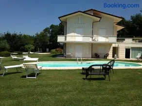 Comfortable villa lower level in Montelabbate with private pool - Image 2