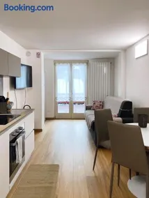 Home Giulia - Image 1