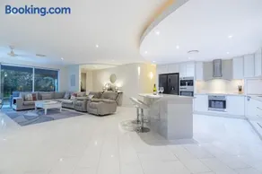 Luxury resort style villa pool by Custom Bnb Hosting - Image 2