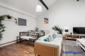 2 Bed Northern Quarter Loft Conversion City Centre - Image 2