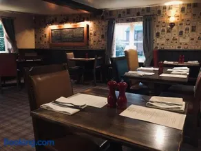 The Crown Pub, Dining & Rooms - Image 2