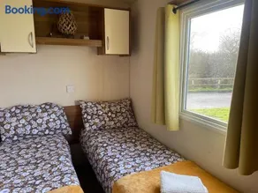 3 Bedroom Caravan Sleep 6 Pet Friendly - Image 5