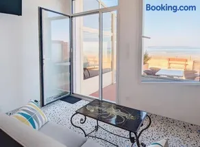 Appartement Confort pour 2 personnes Sur la plage Les pieds dans leau - Image 1