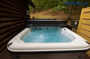 Hot Tub Retreat, Porch Swing, Grill & Free WiFi - Image 2