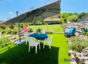 Kinderfreundliches Landhaus mit Pool, Garten und Terrasse | Gartenblick - Image 3