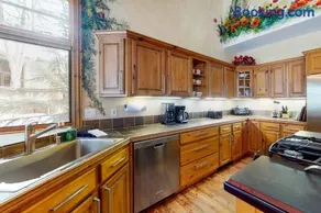 Mountain Luxury - Image 4