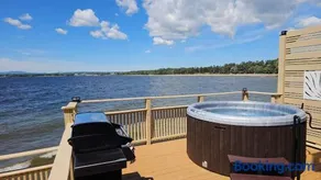 Tramonto Paradise on the Lake Hot Tub Pet Friendly - Image 1