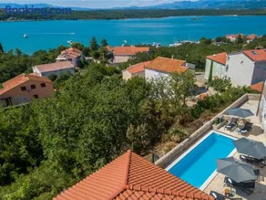 Villa CAPRI with heated pool and sea view on Krk island - Image 3