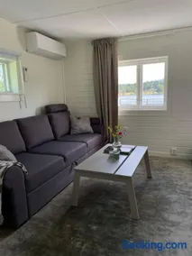 Stuga med strandtomt i Smålands natursköna miljö - Image 2