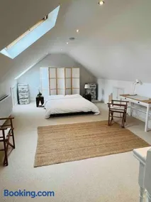 Winton Grove – for outdoor and tennis enthusiasts - Image 5