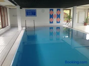 Ferienwohnung Sasbachwalden H15 Ap6 mit beheiztem Innenpool und Sauna - Image 2