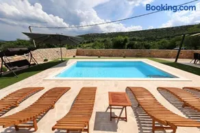 Villa Vallis with pool - Image 5