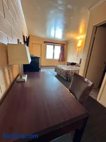 Harmony House Motel - Image 2