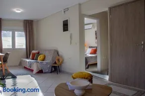 Square House - Image 3