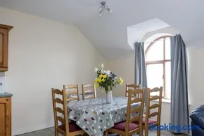 Atlantic Point Sea View Apartment - Image 4