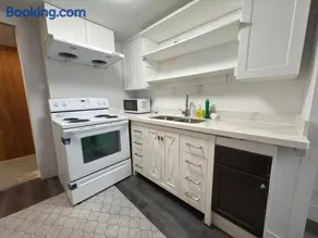 Cozy House Quiet Room Near Kennedy 401 Sheppard - Image 3