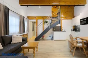 Goodlife B10 - Image 1