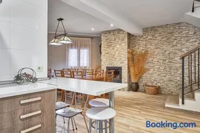 Cosy House in San Bartolomé de Pinares with Mountain View - Image 2