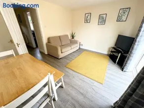 House number 4 Sleeps up to 4 with Smart TVs in every room - Image 4