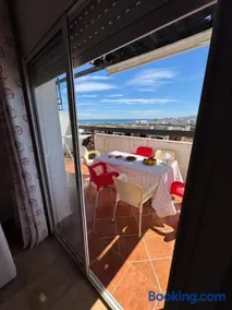 appartement moderne avec piscine et vue sur mer - Image 2