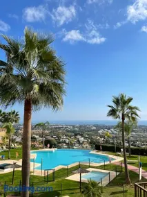 Elegant apartment, stunning views, fully renovated in la Hacienda del Senorio de Cifuentes - Image 2