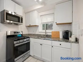 Cozy Charming Unit In Takoma Park - Image 3
