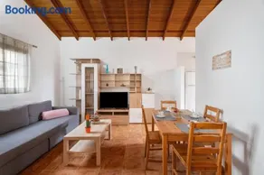 Maison avec terrasse, jardin et internet haut débit | Vue ville - Image 4
