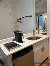 Brooklyn modern studio apartment - Image 3