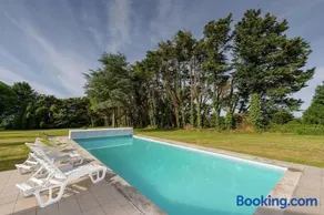 Villa spacieuse à Concarneau avec piscine privée - Image 1