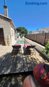 family home between land and sea with pool - Image 1