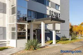 Hotel 22 - Image 4