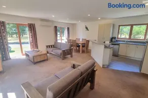 Sherwood Ranch Cottages - 403 Woodbank Road - Image 2