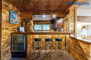 Fox Creek Lodge - Image 3
