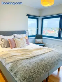 Sea and city view apartment with sauna and balcony - Image 2