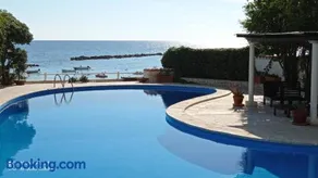 Villa con Piscina Privata fronte Spiaggia - Image 1