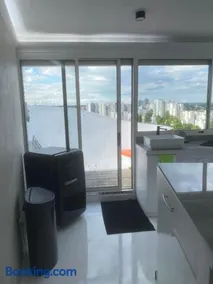 14eme et dernier étage "Arty" - Vue panoramique avec 2 chambres sur Balcons - Image 2