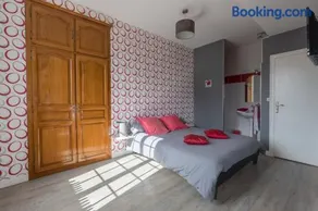 Maison accueillante à Mouterre-Silly avec jardin et cheminée - Image 3