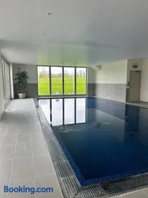 The Byre - Luxury Barn, near Wells, Somerset, pool, gym - Image 3