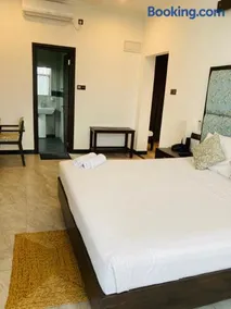 Riverbank Resort Gampola - Image 2