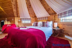 Hatters Meadows Glamping - Image 2
