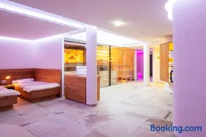 Hotel Anemone - Image 3