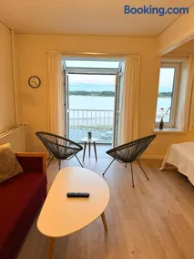 Holiday Apartment - Sea View, Water Park & Free Parking - Image 1