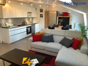 Modern apartment close to Paris - Image 1