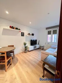 Habitación cerca del centro, baño y cocina compartida - Image 2
